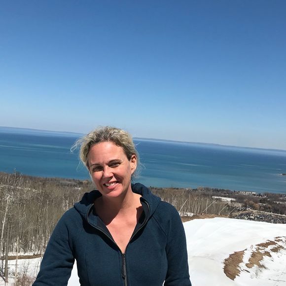 Meet your Posher, Alison - Picture 1 of 1